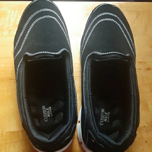 Shoes - Picture 4 of 7